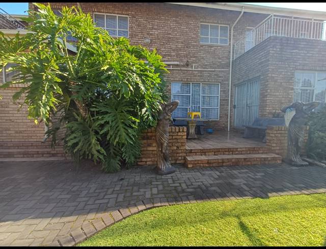 4 BEDROOM HOUSE FOR SALE IN VANDERBIJLPARK SE 3